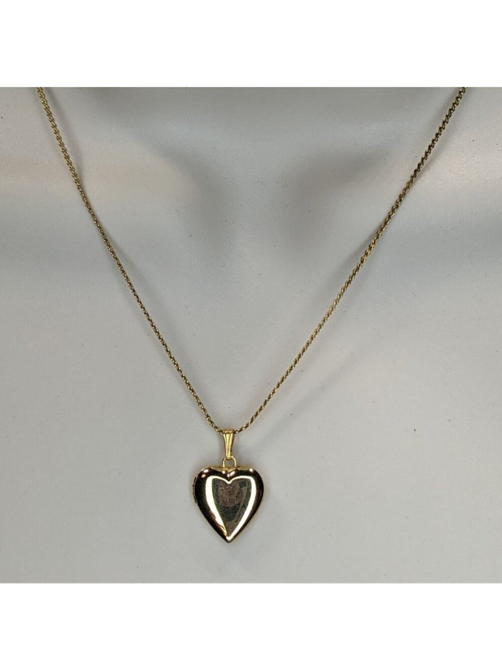 Coquette Vintage Gold Heart Locket Necklace Romantic Minimalist Pendant